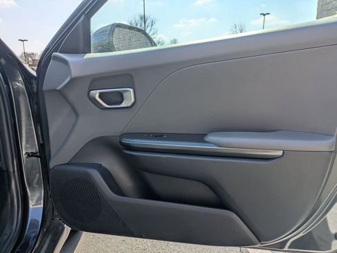 Used 2025 Kia K4 LXS image 31