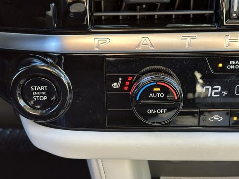 New 2026 Nissan Pathfinder SL image 15