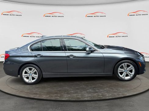 Used 2017 BMW 330i xDrive Sedan AWD/4WD image 6