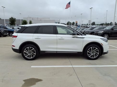 Used 2022 Lincoln Corsair FWD w/ Equipment Group 101A image 5