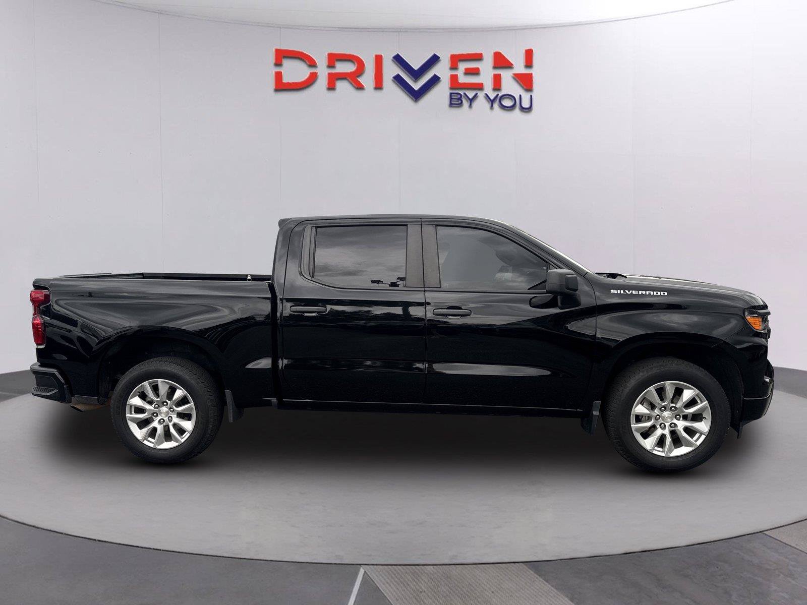 Used 2024 Chevrolet Silverado 1500 Custom RWD image 2