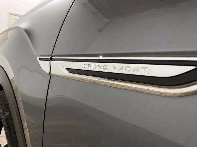 Used 2025 Volkswagen Atlas Cross Sport SE AWD/4WD image 95