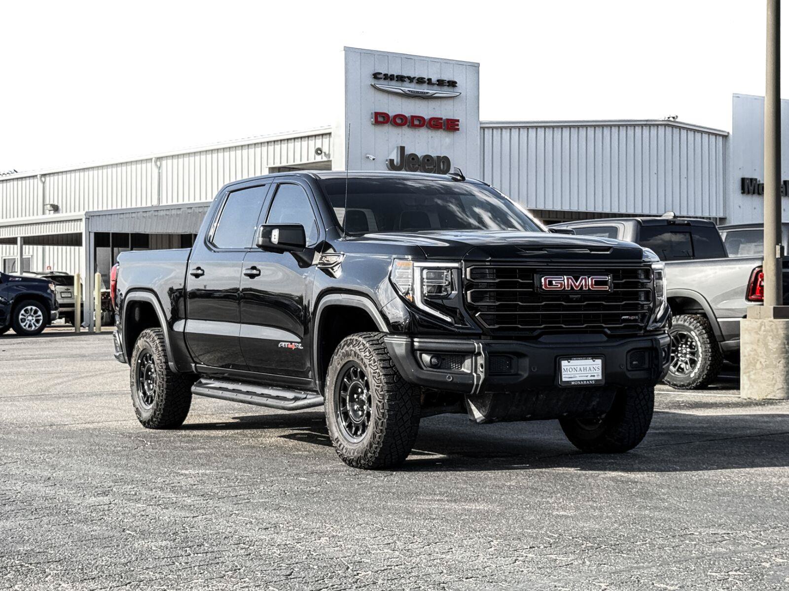 Used 2024 GMC Sierra 1500 AT4X w/ AT4X AEV Edition AWD/4WD image 6