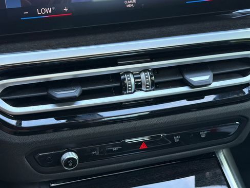 Used 2024 BMW 330i Sedan w/ Premium Package image 27