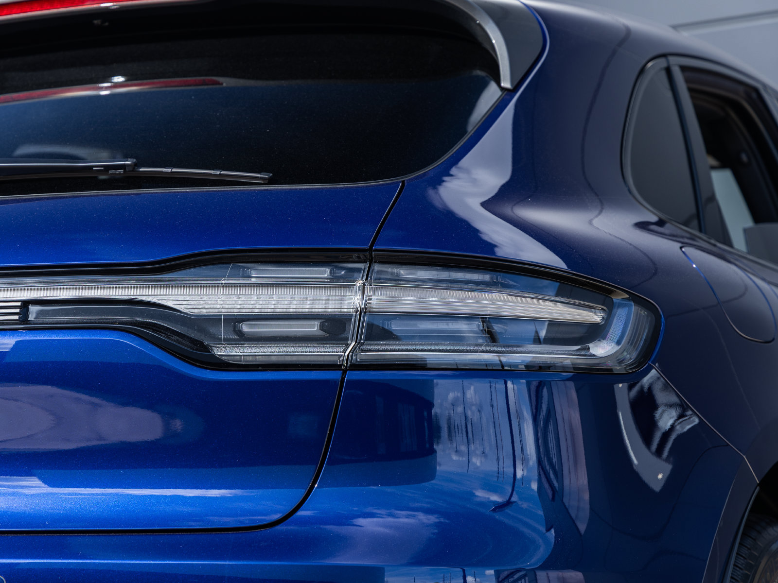 Certified 2026 Porsche Macan Turbo AWD/4WD image 16