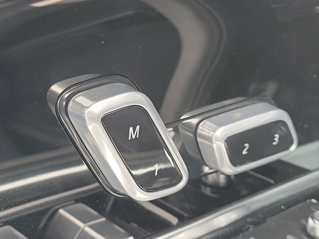 Used 2025 Land Rover Range Rover SE AWD/4WD image 27