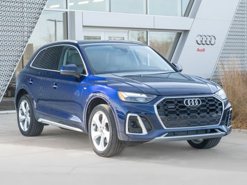 Certified 2022 Audi Q5 2.0T Premium Plus w/ Premium Plus Package image 2