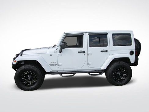 Used 2017 Jeep Wrangler Unlimited Sahara w/ Connectivity Group image 2