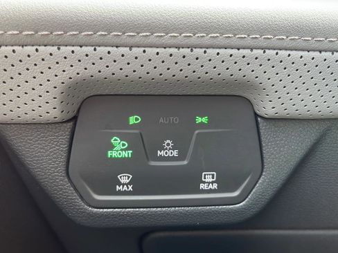 Used 2024 Volkswagen Atlas Peak Edition SE image 38