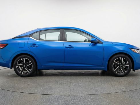Used 2025 Nissan Sentra SV FWD image 11