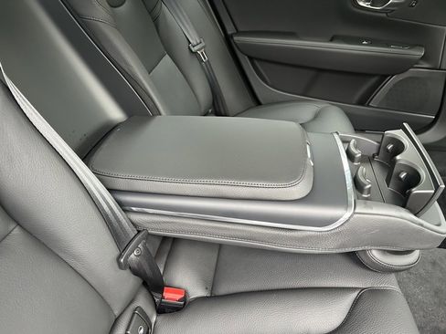 Certified 2025 Volvo S90 T8 Plus image 22