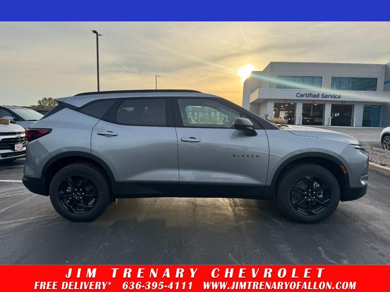 New 2026 Chevrolet Blazer LT w/ Convenience Package FWD image 1
