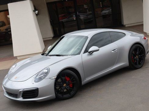 Used 2017 Porsche 911 Carrera RWD image 4