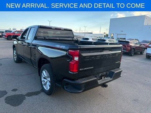 Used 2019 Chevrolet Silverado 1500 Custom w/ Custom Convenience Package AWD/4WD image 8