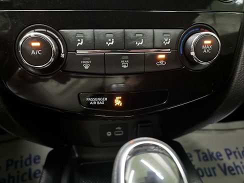 Used 2020 Nissan Rogue Sport S image 44