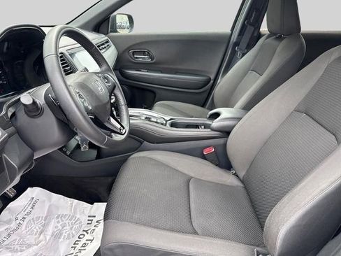 Used 2020 Honda HR-V Sport image 3