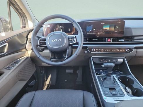 New 2026 Kia Carnival FWD image 7