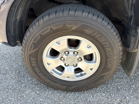 Used 2006 Toyota Tacoma PreRunner RWD image 10