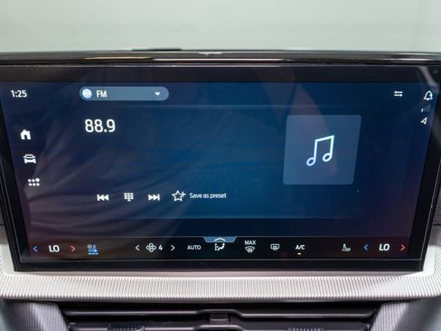 Used 2025 Ford Explorer ST AWD/4WD image 18