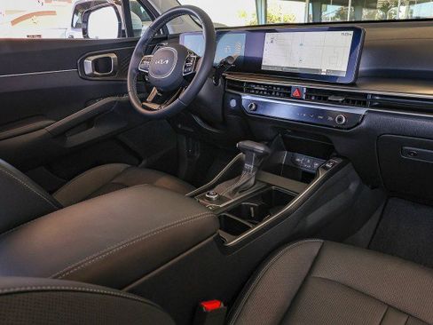 Used 2025 Kia Sorento S w/ Panoramic Sunroof Package FWD image 38