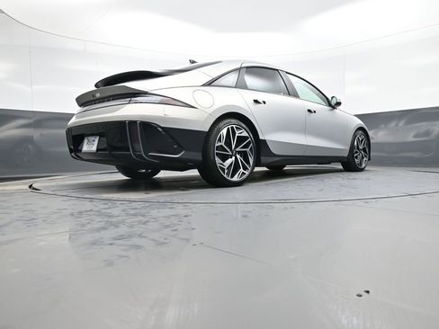 Used 2024 Hyundai Ioniq 6 SEL image 29