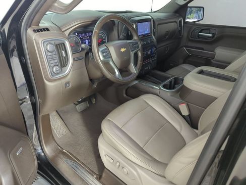 Used 2019 Chevrolet Silverado 1500 LTZ w/ LTZ Premium Package AWD/4WD image 10