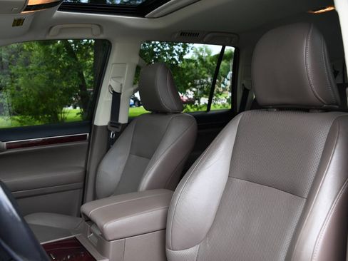 Used 2016 Lexus GX 460 Luxury AWD/4WD image 11