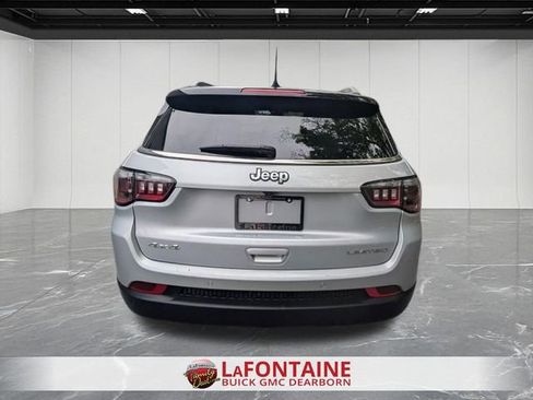 Used 2025 Jeep Compass Limited AWD/4WD image 4
