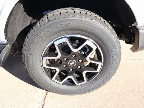 New 2025 Ford Bronco Outer Banks image 19