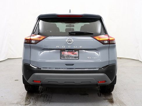 Used 2021 Nissan Rogue SL w/ Premium Package image 6