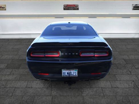 Used 2018 Dodge Challenger SXT RWD image 6