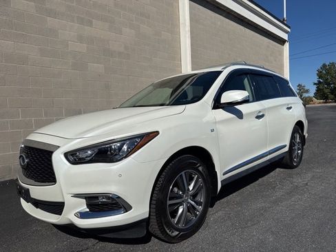 Used 2019 INFINITI QX60 Luxe w/ Essential Package image 6