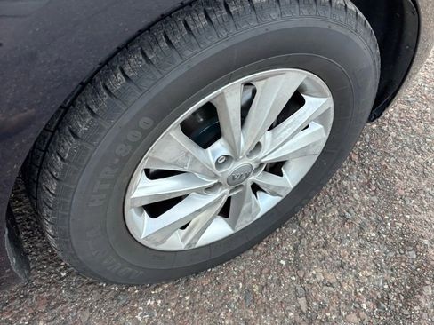 Used 2015 Kia Sedona LX w/ LX Convenience Package image 42