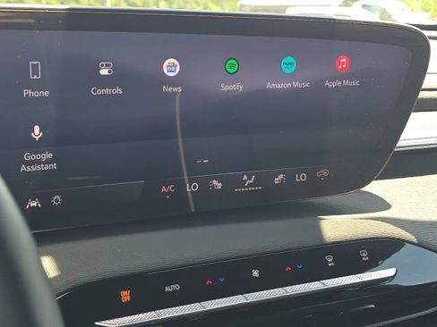 Used 2025 Buick Enclave Sport Touring w/ Power Package FWD image 32