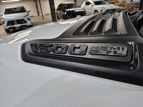 Used 2020 RAM 1500 Laramie AWD/4WD image 32