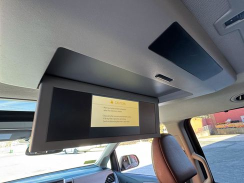 Used 2018 Toyota Sienna Limited Premium image 11