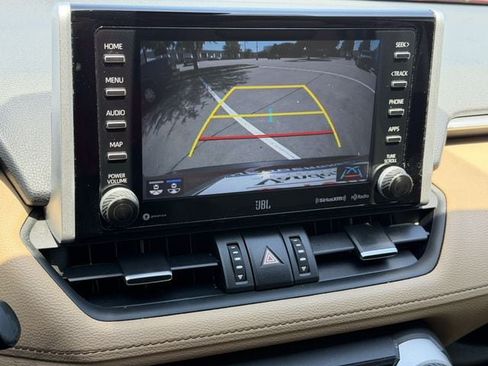 Used 2019 Toyota RAV4 XLE Premium FWD image 14