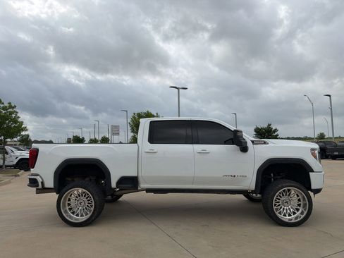 Used 2023 GMC Sierra 2500 AT4 AWD/4WD image 5