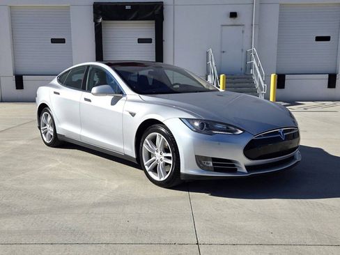 Used 2014 Tesla Model S 60 image 3