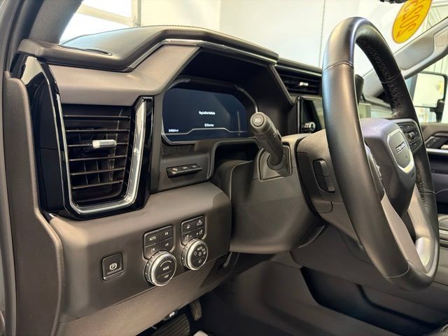 Used 2025 GMC Sierra 3500 Denali w/ Denali Reserve Package AWD/4WD image 22