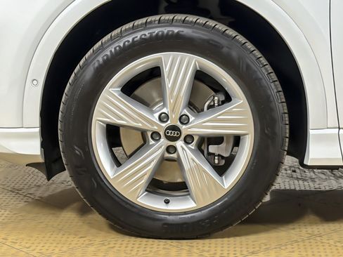 Certified 2023 Audi Q4 e-tron Premium Plus w/ Premium Plus AWD/4WD image 26
