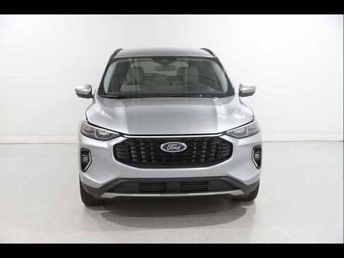 Used 2023 Ford Escape Platinum w/ Premium Technology Package AWD/4WD image 2
