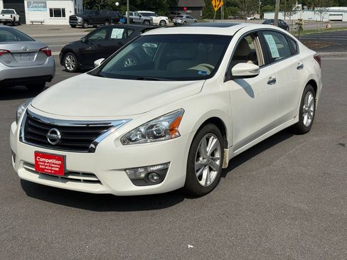 Used 2013 Nissan Altima 2.5 SV w/ 2.5SV Convenience Pkg FWD image 1