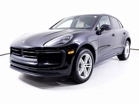 Certified 2026 Porsche Macan AWD/4WD image 1