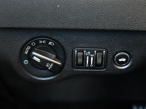 Used 2020 Dodge Charger Scat Pack w/ Dynamics Package RWD image 34