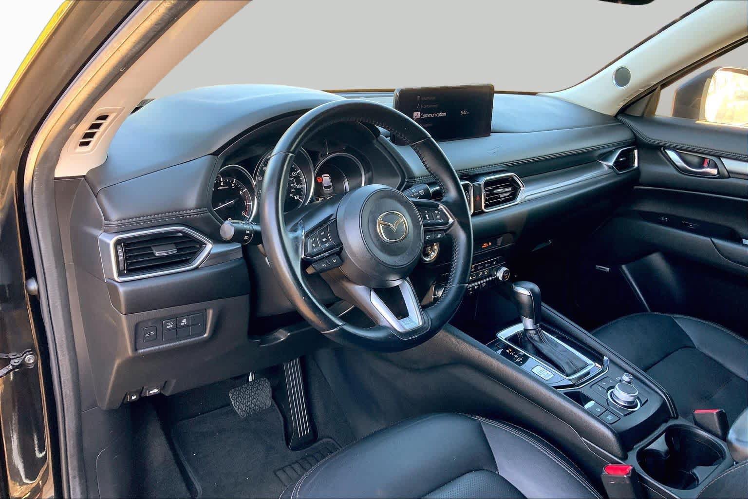 Used 2021 MAZDA CX-5 Touring FWD image 17