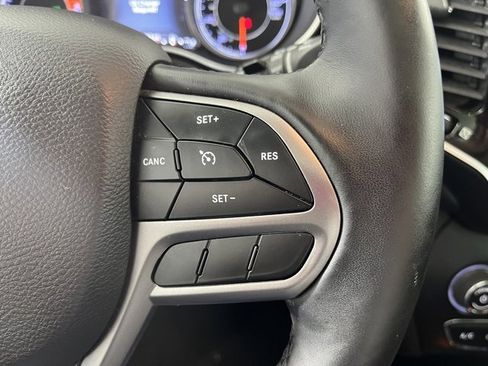 Used 2019 Jeep Cherokee Limited image 22