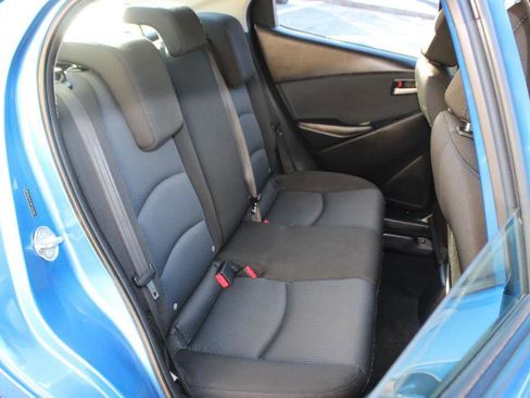 Used 2019 Toyota Yaris LE image 13