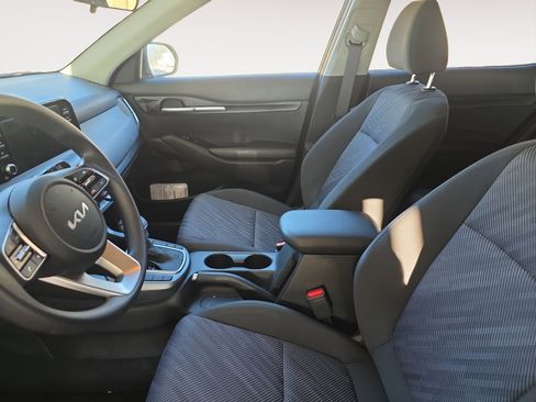 Certified 2025 Kia Seltos LX image 21