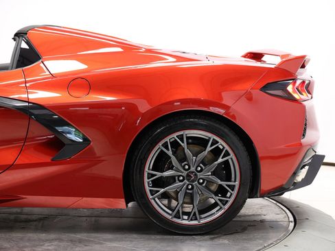 Used 2023 Chevrolet Corvette Stingray Premium Conv w/ Z51 Performance Package RWD image 11